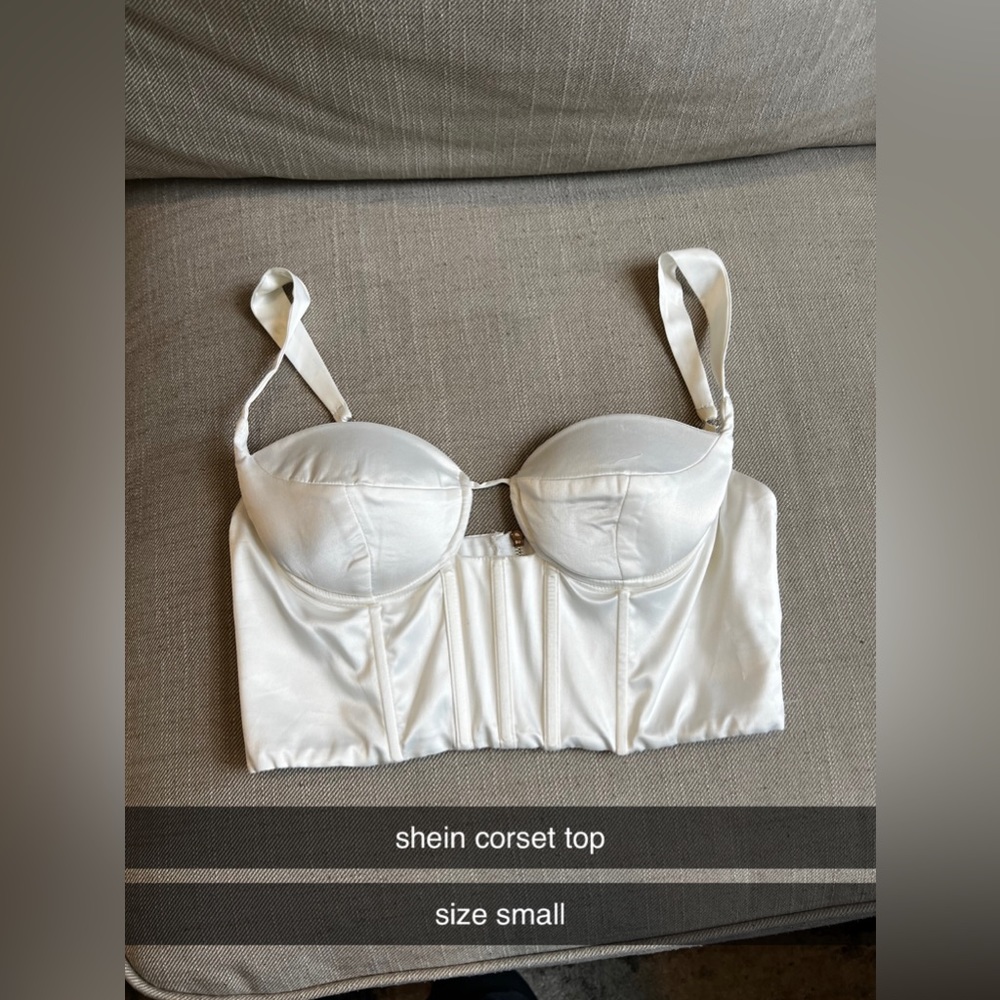 Barely worn corset crop top from Shein! This top is a size small